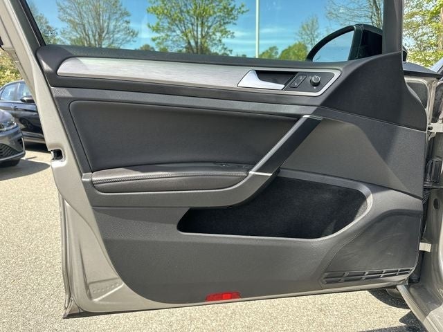 2017 Volkswagen Golf Wolfsburg