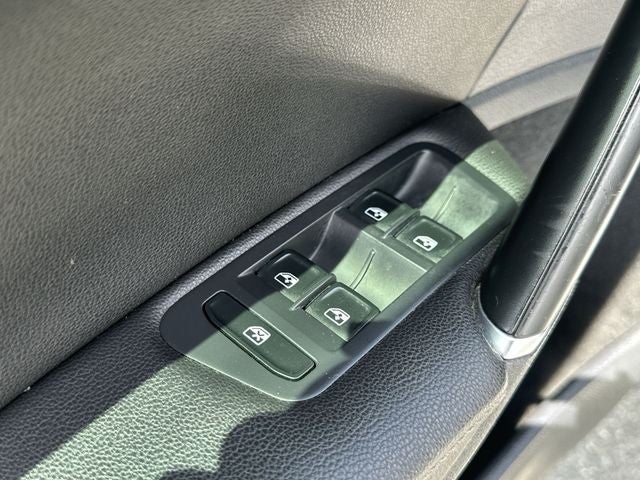2017 Volkswagen Golf Wolfsburg