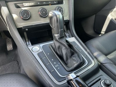 2017 Volkswagen Golf Wolfsburg