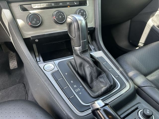 2017 Volkswagen Golf Wolfsburg