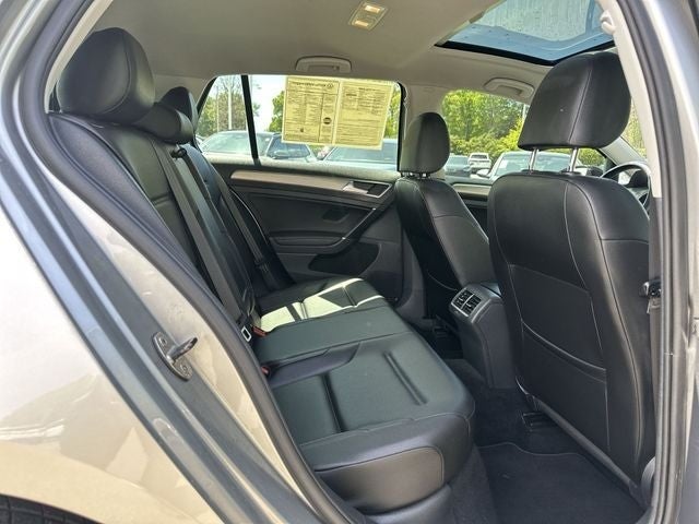 2017 Volkswagen Golf Wolfsburg