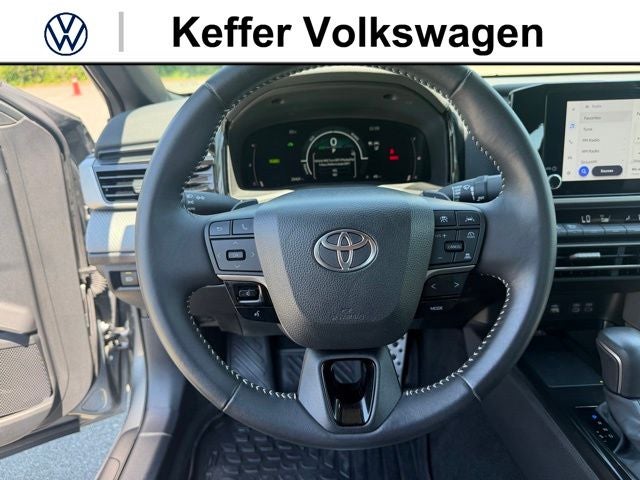 2025 Toyota Camry SE Hybrid