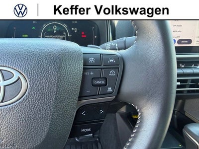 2025 Toyota Camry SE Hybrid