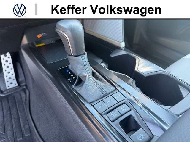 2025 Toyota Camry SE Hybrid
