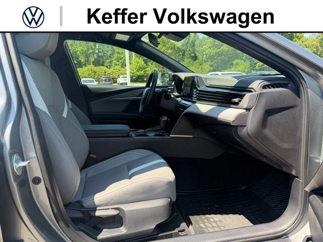 2025 Toyota Camry SE Hybrid