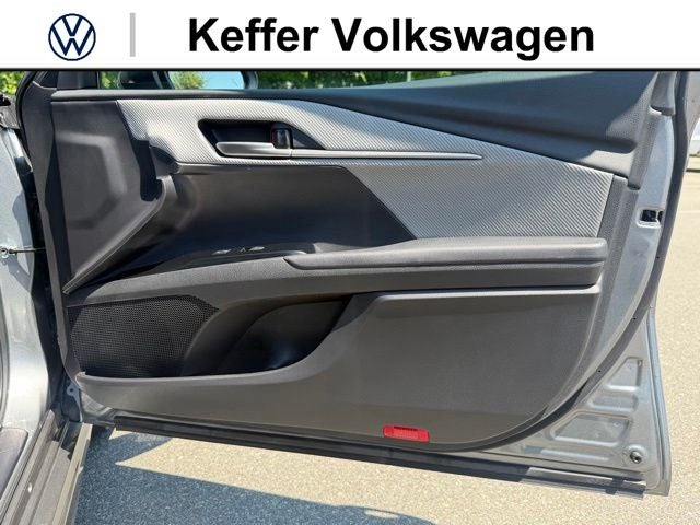 2025 Toyota Camry SE Hybrid
