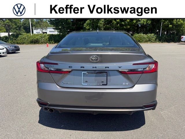2025 Toyota Camry SE Hybrid