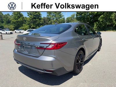 2025 Toyota Camry SE Hybrid