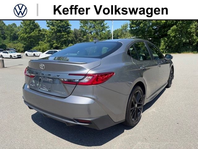 2025 Toyota Camry SE Hybrid