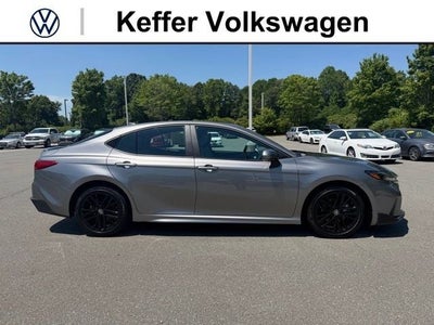 2025 Toyota Camry SE Hybrid