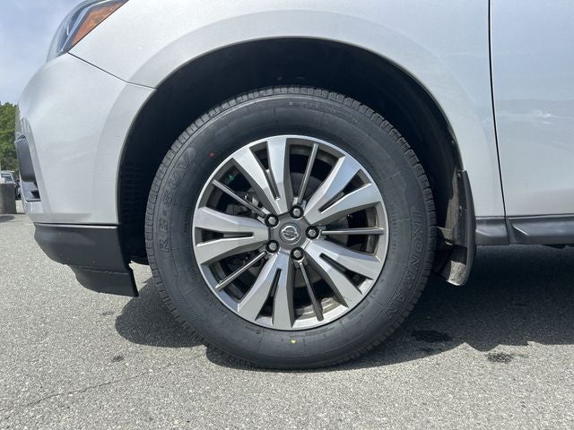 2020 Nissan Pathfinder S