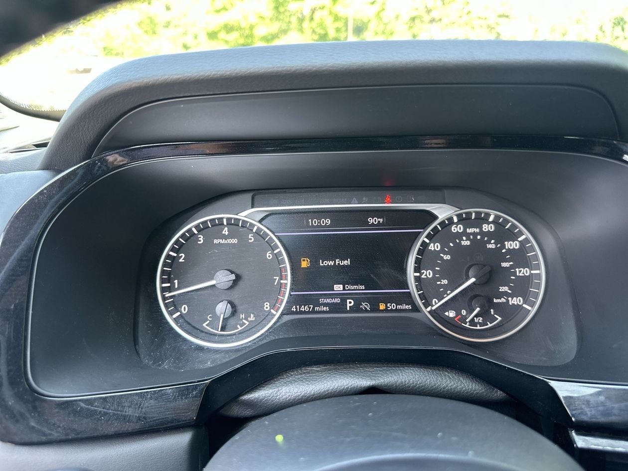 2024 Nissan Pathfinder SL
