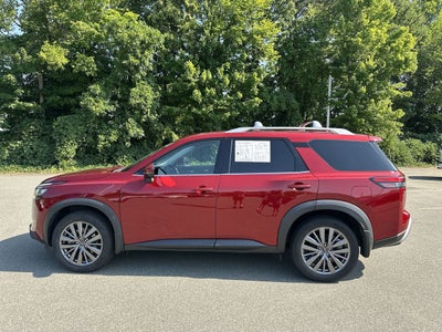 2024 Nissan Pathfinder SL