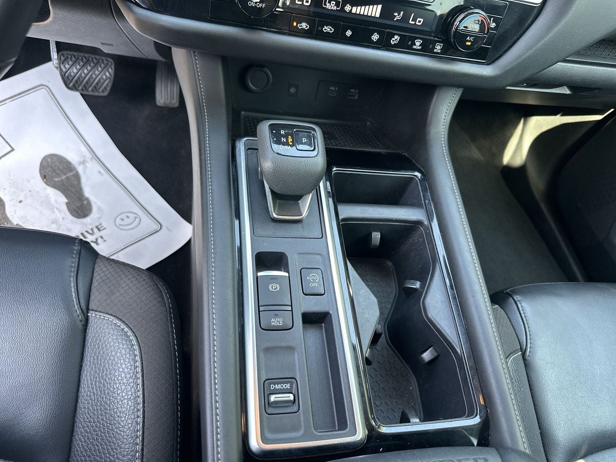 2024 Nissan Pathfinder SL