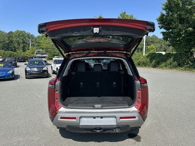 2024 Nissan Pathfinder SL