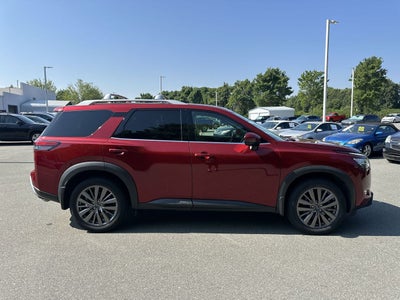 2024 Nissan Pathfinder SL