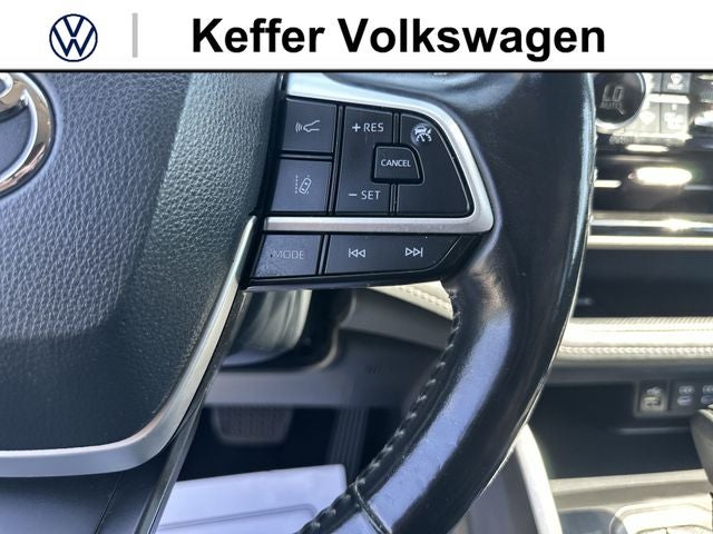 2022 Toyota Highlander LE