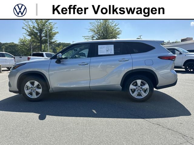 2022 Toyota Highlander LE