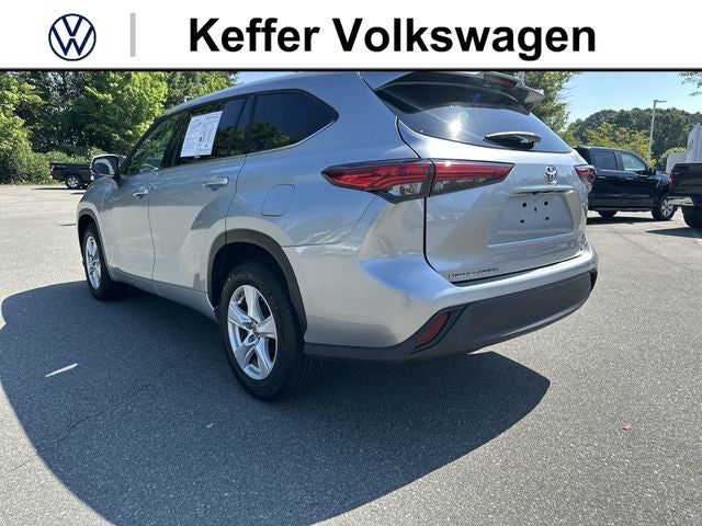 2022 Toyota Highlander LE