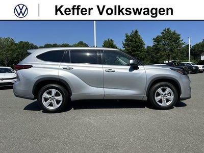 2022 Toyota Highlander LE