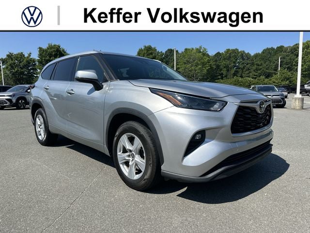 2022 Toyota Highlander LE