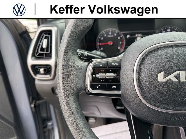 2022 Kia Sorento LX