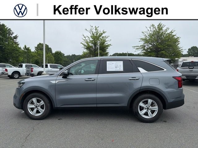 2022 Kia Sorento LX