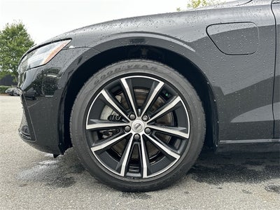 2023 Volvo S60 Recharge Plug-In Hybrid T8 Plus Dark Theme