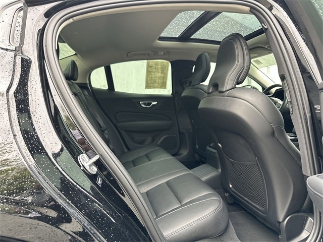 2023 Volvo S60 Recharge Plug-In Hybrid T8 Plus Dark Theme