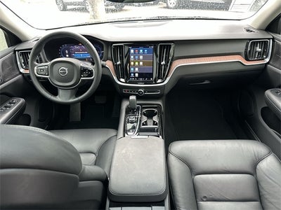 2023 Volvo S60 Recharge Plug-In Hybrid T8 Plus Dark Theme