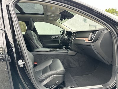 2023 Volvo S60 Recharge Plug-In Hybrid T8 Plus Dark Theme