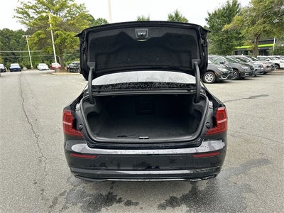 2023 Volvo S60 Recharge Plug-In Hybrid T8 Plus Dark Theme