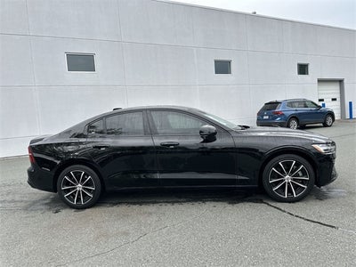 2023 Volvo S60 Recharge Plug-In Hybrid T8 Plus Dark Theme