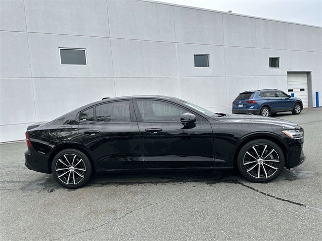 2023 Volvo S60 Recharge Plug-In Hybrid T8 Plus Dark Theme