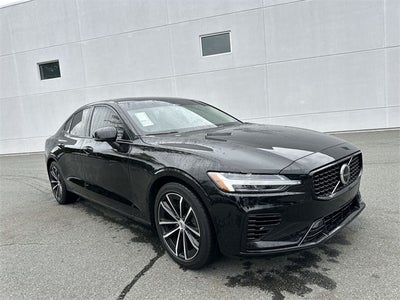 2023 Volvo S60 Recharge Plug-In Hybrid T8 Plus Dark Theme