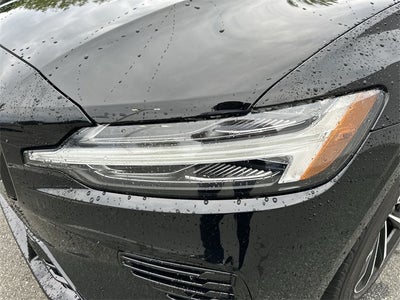 2023 Volvo S60 Recharge Plug-In Hybrid T8 Plus Dark Theme