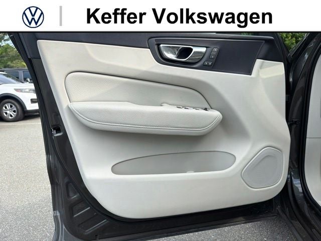 2019 Volvo XC60 T5 Momentum