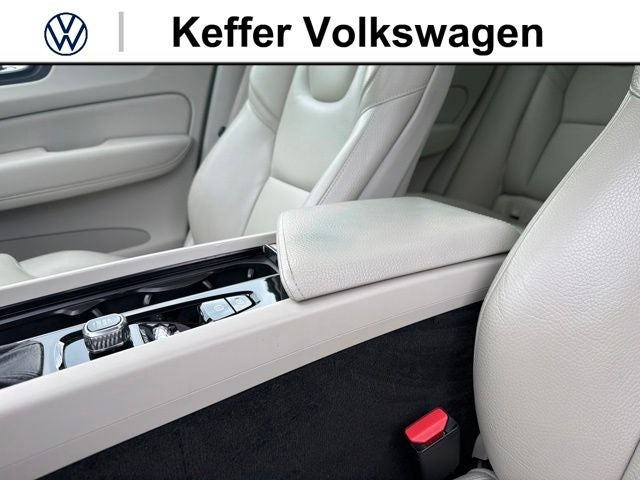 2019 Volvo XC60 T5 Momentum