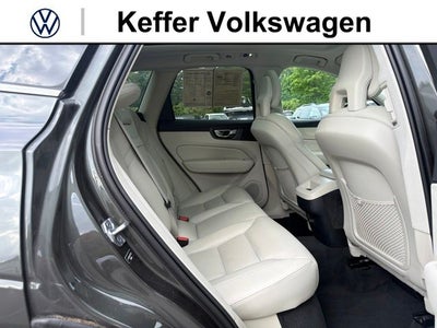 2019 Volvo XC60 T5 Momentum