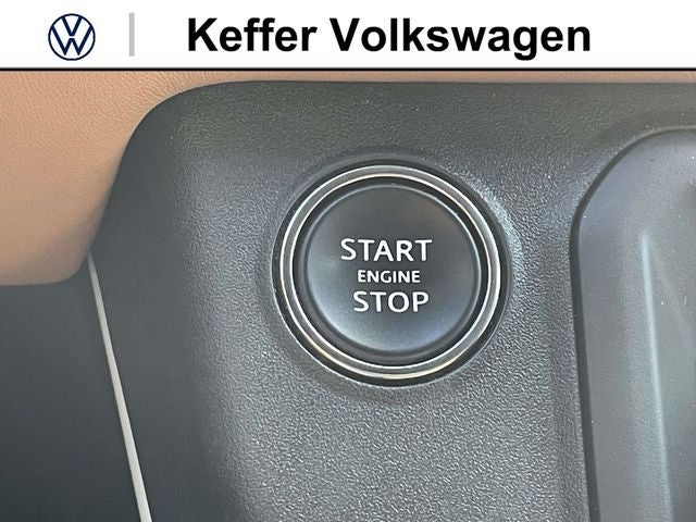 2023 Land Rover Defender 130 X-Dynamic SE
