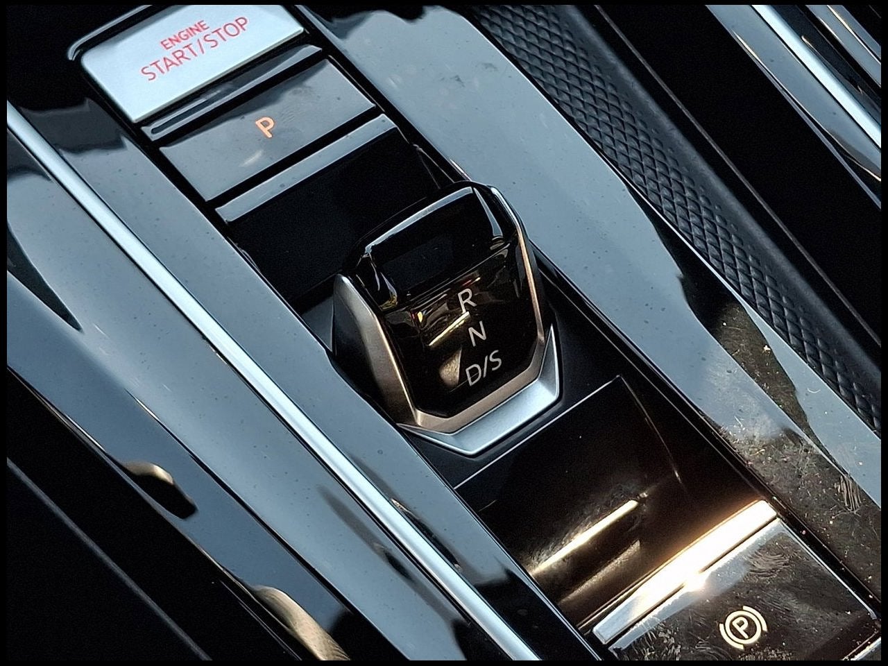 2024 Volkswagen Golf GTI 2.0T SE