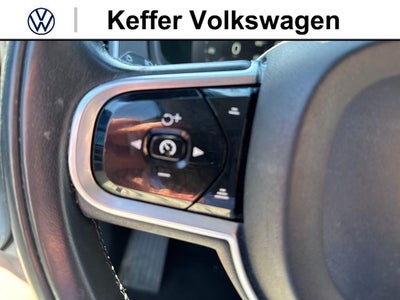 2019 Volvo XC90 T6 Momentum