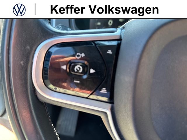 2019 Volvo XC90 T6 Momentum