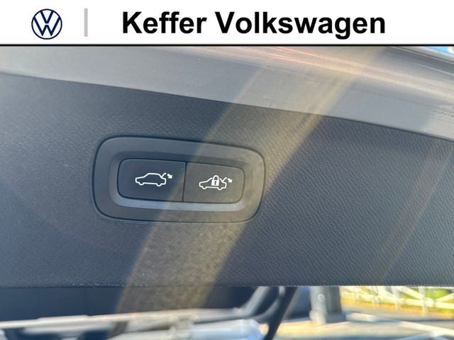 2019 Volvo XC90 T6 Momentum