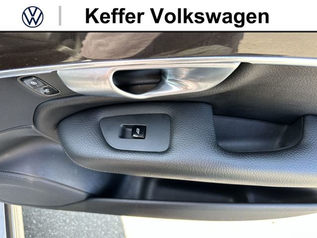 2019 Volvo XC90 T6 Momentum